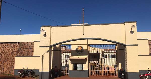 La Nación / Hallan un revólver y seis cuchillos en el penal de Pedro Juan Caballero