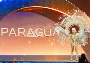 [VIDEO] Ñande miss fue una luciérnaga en el desfile de traje alegórico