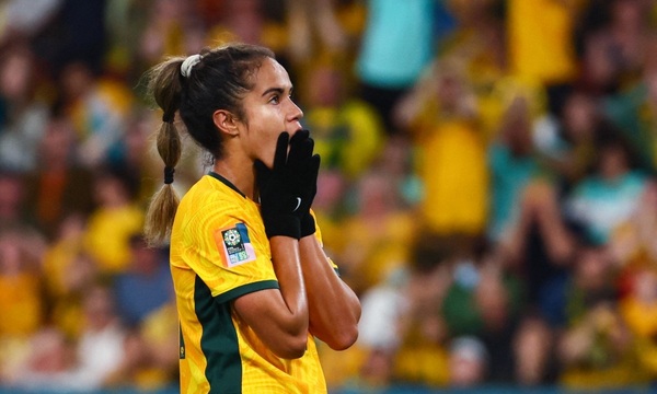 Futbolista australiana habla de racismo en el fútbol francés: "Nos dieron bananas"