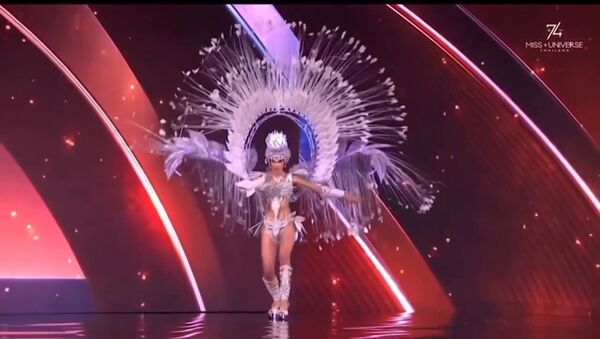 Popular / (VIDEO) ¡Ñande Miss apareció como una luciérnaga del Chaco!