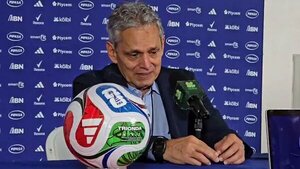 Reinaldo Rueda se quiebra en conferencia de prensa tras el fracaso de Honduras