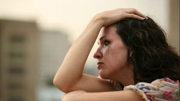 “Mi cuerno está durmiendo en la cama que yo compré”