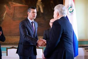 Peña resalta riqueza y potencial de la literatura paraguaya al entregar Premio Nacional de Literatura 2025