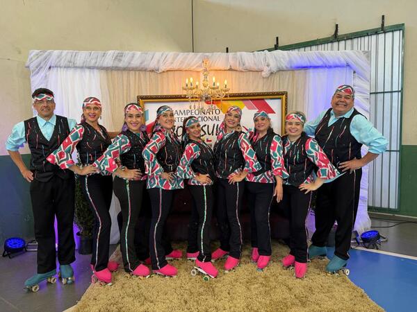 Encarnación en lo más alto: Patinadores adultos brillaron en competencia internacional en Brasil