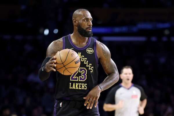 LeBron James debuta en su temporada 23 en la NBA - Polideportivo - ABC Color