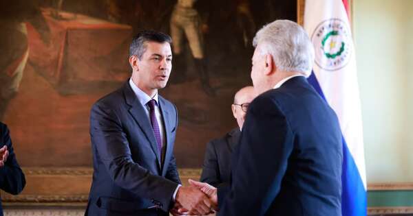 La Nación / Peña resalta potencial de la literatura paraguaya durante la entrega del Premio Nacional 2025