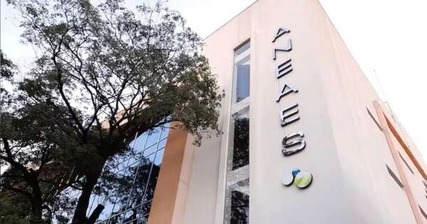 La Nación / Aneaes inicia acreditación total de las carreras de medicina en el país