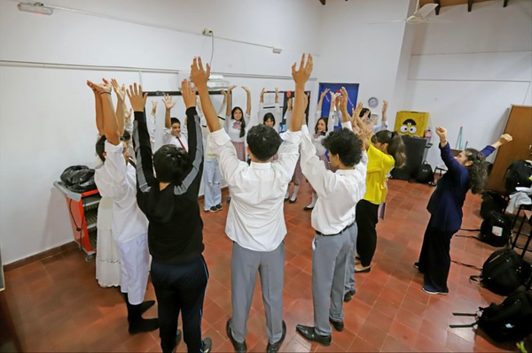 Arambé presentó obra escolar que aborda el bullying con arte y sensibilidad | Unicanal