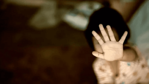 Abogado habría abusado de su hija de 3 años y piden que enfrente juicio - Noticiero Paraguay