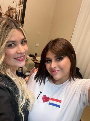 Popular / Estilista motoqueira maquilló a la reina de la cumbia kurepa Flor Alvarez