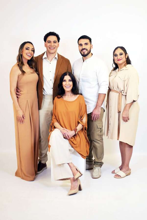 Entre el silencio y la despedida: “Dicen que de noche cuesta más” llega a escena - Cultura - ABC Color