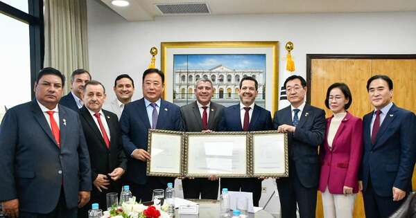 La Nación / Latorre recibe a legisladores surcoreanos y destacan interés en ampliar la cooperación bilateral