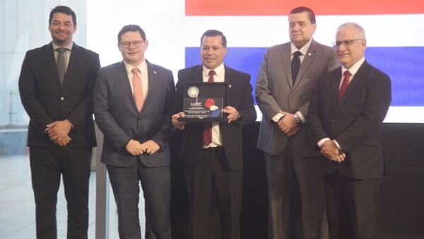 ANDE encabeza ranking de mayores contribuyentes del año 2024