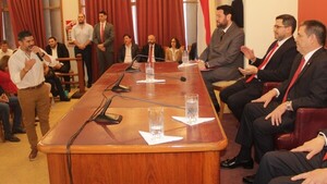 Asunción: Galaverna dice que la ANR apelará a las "tradiciones" y califica de error la salida de Nenecho