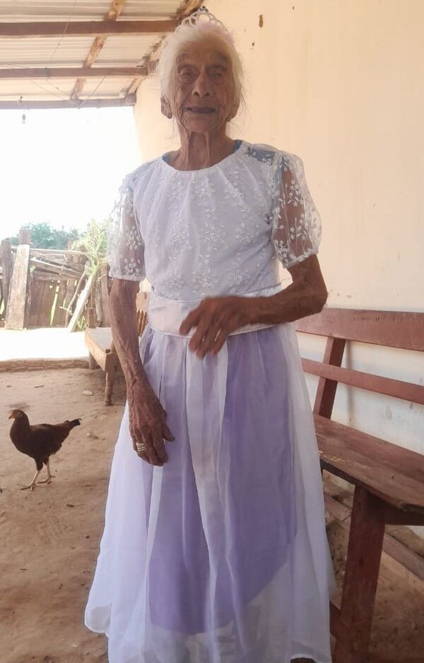 Popular / Abuela reliquia apagó 107 velitas y sigue firme como un tajy