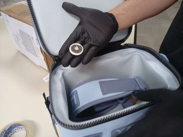 Alerta aeropuerto: detectan narcoencomienda con dispositivo de rastreo - Nacionales - ABC Color