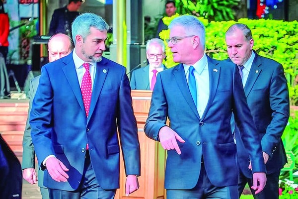 Marc Ostfield y la guerra por la candidatura colorada