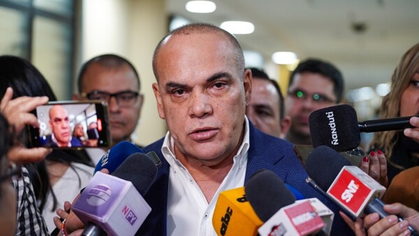 Bachi Núñez critica corte de la ANDE a Essap por deuda y la calidad de la comida en el Ineram