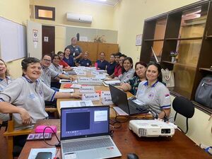 Capacitan a futuros instructores en gestión de riesgos en Encarnación