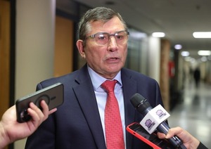 «Los paraguayos y principalmente la ANR, deben respetar a las instituciones y exPresidentes»