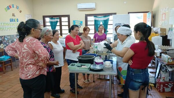 Capacitación gastronómica beneficia a mujeres del barrio Santo Domingo