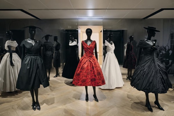 Dior revela piezas nunca vistas de la colección privada de Azzedine Alaïa