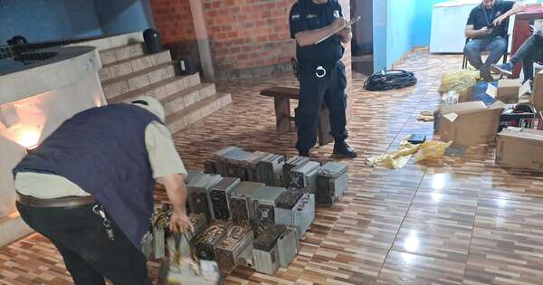 La Nación / Incautaron 22 mineradoras de una casa allanada por conexión directa de energía
