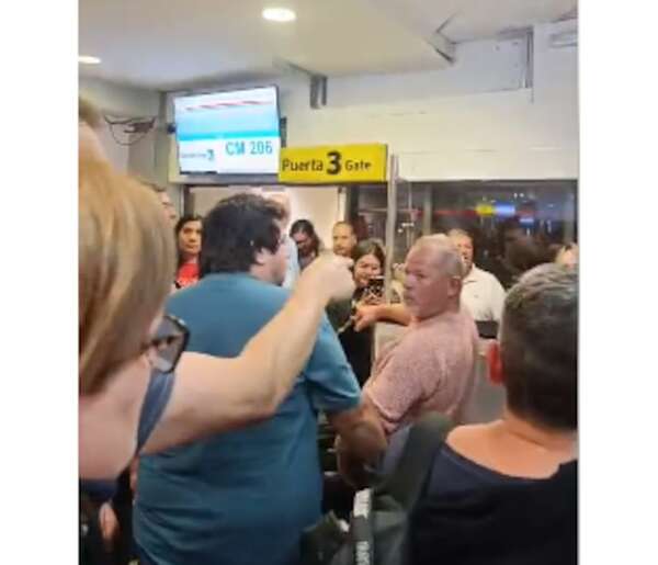 Caos en el aeropuerto: pasajero “noqueó” al jefe de la tripulación y golpeó al piloto - Nacionales - ABC Color
