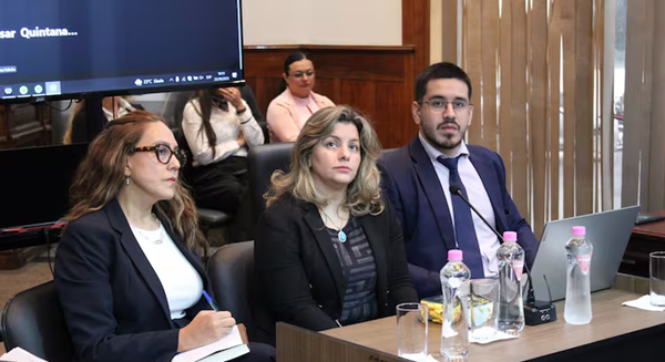 Destituyen a jueza implicada en la mafia de los pagarés