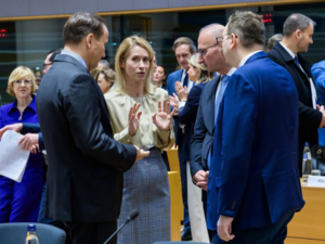 UE exige paz justa y durable