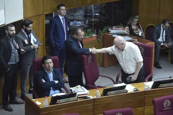 Por ley, puente en Alto Paraná se llamará “Pa’i Coronel” - Política - ABC Color