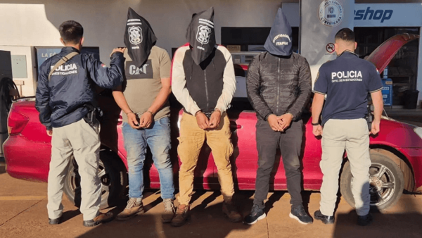 Pareja y sus hijos son maniatados en su casa durante violento asalto en Cambyretá - Noticiero Paraguay