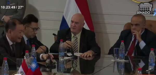 Video: tenso cruce entre senador Kobylanski y embajador de Taiwán - Política - ABC Color