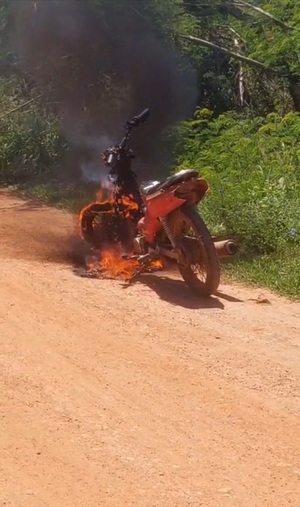 Motocicleta Es Incautada Tras Ser Incendiada Por Dos Personas En El Barrio San Antonio - Concepción al Día
