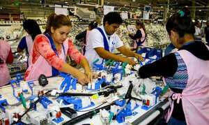 Un feriado en diciembre cuesta el doble a la industria de lo que genera el turismo, sostienen - Economía - ABC Color