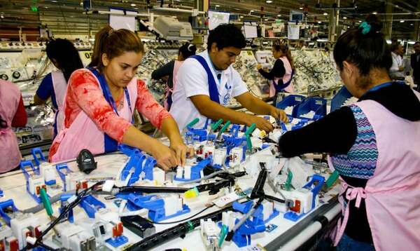 Un feriado en diciembre cuesta el doble a la industria de lo que genera el turismo, sostienen - Economía - ABC Color