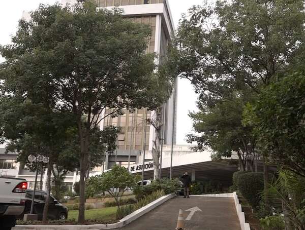 AUDIO: Comuna de Asunción: “Recaudación no alcanza para pagar deudas” - Periodísticamente - ABC Color