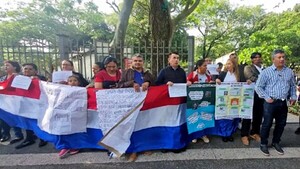 Víctimas de pagarés piden a diputados crear un tribunal que analice los casos