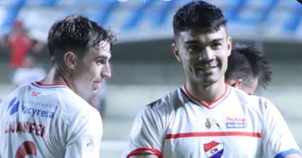 La Nación / Goles en la agonía y triunfo tricolor