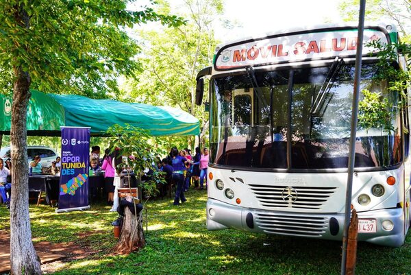 Servicios médicos gratuitos llegaron a Edelira con el Programa Móvil Salud de la Gobernación de Itapúa
