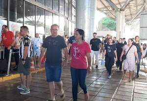 Intenso movimiento en Ciudad del Este por el Black Friday y la llegada de hinchas del Atlético Mineiro   - ABC en el Este - ABC Color