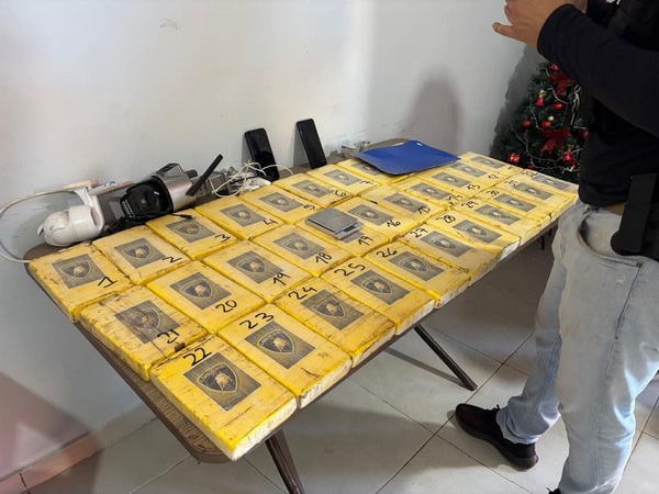Incautan más de 35 kilos de cocaína en Pdte. Franco