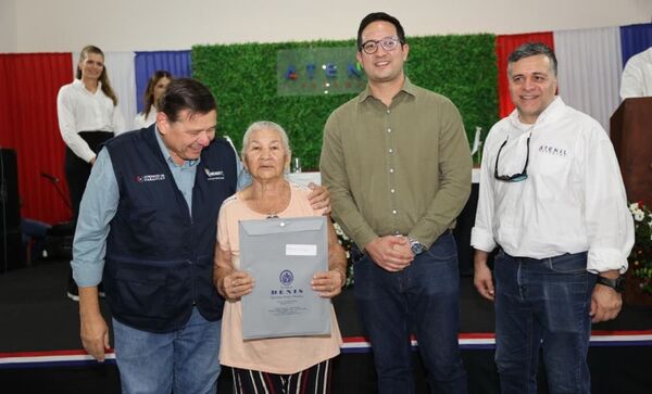 Puerto Casado empezó a recibir los ansiados títulos de propiedad luego de 2 décadas