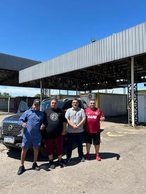 Arrancó la llegada masiva de hinchas para la final de la Sudamericana - trece