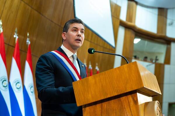 Santiago Peña evalúa feriado el 26 de diciembre por turismo