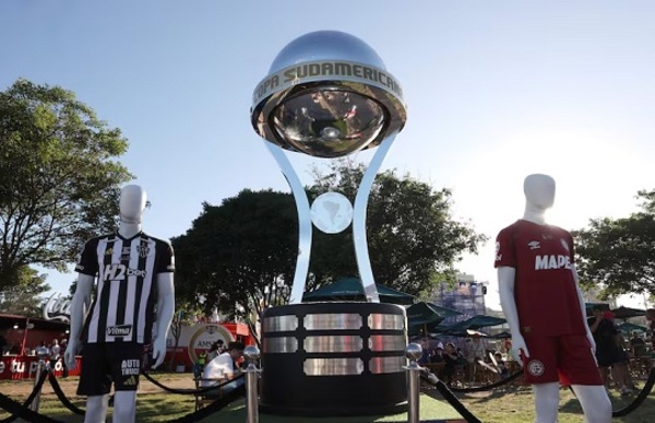 Hinchas arriban masivamente a Asunción para la final sudamericana