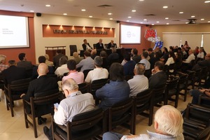 Industriales advierten un “punto de quiebre” y alertan que no todo es «color de rosas”