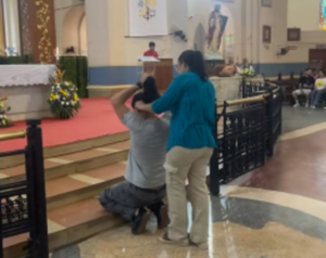 ¡Promesa cumplida! Joven entrega su cabello como ofrenda a la Virgen - Teleshow
