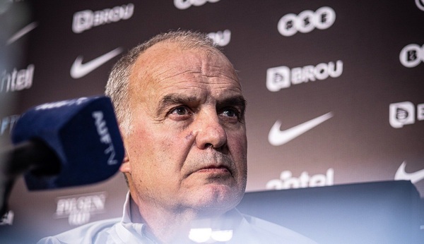 Marcelo Bielsa: "Soy tóxico, el que se relaciona conmigo empeora"