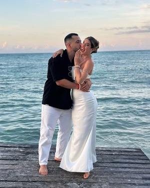 Bethania Borba responde a las críticas desde su luna de miel en alta mar - Canal-E